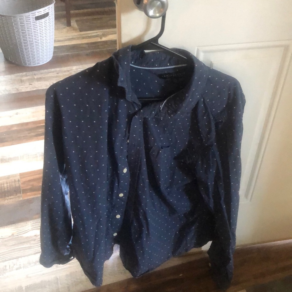 Causal button down